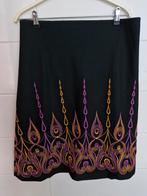 Vintage rok met borduursel maat 40/42., Zwart, Maat 42/44 (L), Ophalen of Verzenden, Gedragen