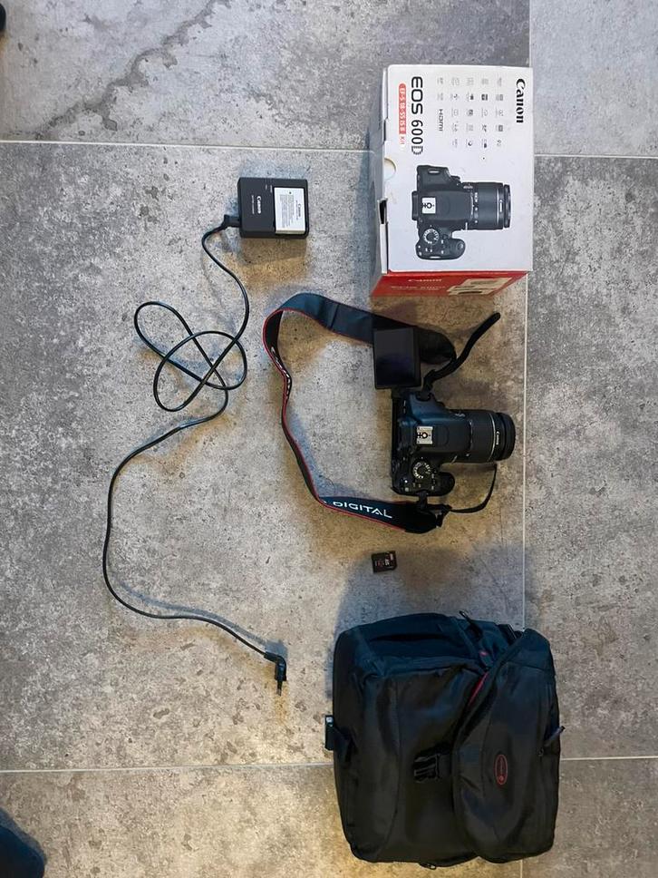 Canon 600D + 18-55mm + Tas + 32GB SD | Complete Set, Audio, Tv en Foto, Fotocamera's Digitaal, Zo goed als nieuw, Spiegelreflex