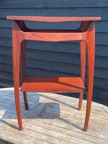 Mid century vintage tafeltje teak