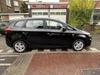 Kia Carens 2.0 GDi DynamicLine l Automaat l 7-persoons l Nav, Auto's, Kia, Stof, Gebruikt, 4 cilinders, Met garantie (alle)
