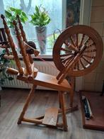 oud spinnewiel, Ophalen, Gebruikt, Spinnewiel