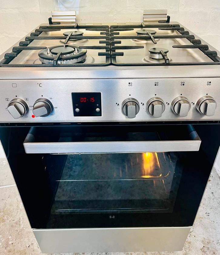 Z.G.A.N ETNA RVS FORNUIS MET HETELUCHT EN WOKBRANDER, Witgoed en Apparatuur, Fornuizen, Zo goed als nieuw, Vrijstaand, 4 kookzones