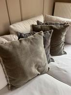 Kussens / Sierkussens: 4x 50x50, 2x 60x40 + 2 slopen, Huis en Inrichting, Ophalen, Gebruikt, Grijs, Vierkant