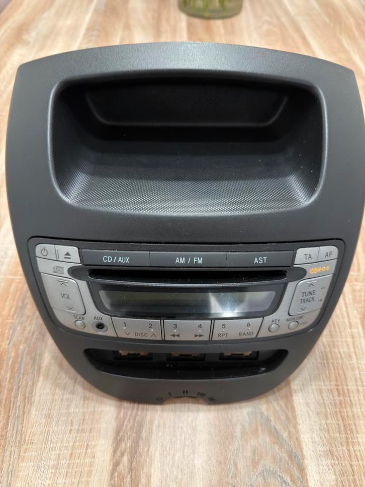 Radio Peugeot 107 / Aygo / C1, Auto-onderdelen, Dashboard en Schakelaars, Peugeot, Gebruikt, Ophalen of Verzenden