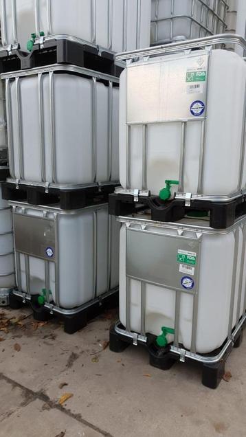 Te koop partij ibc container 600 liter vaten