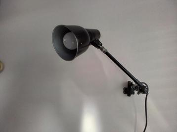 Stoer oude wandlamp/spot beschikbaar voor biedingen