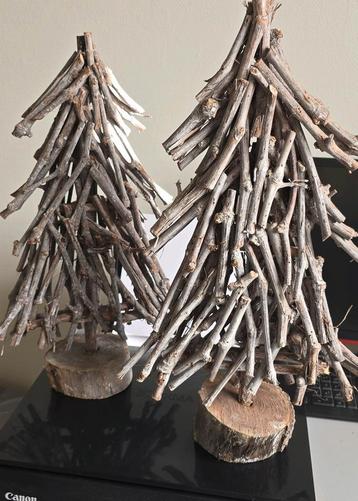 2 kerstboompjes van berkentakken  beschikbaar voor biedingen