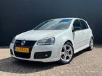 Volkswagen Golf 2.0 GTI, Candy White, Airco, Leder, Trekhaak, 65 €/maand, Zwart, 4 cilinders, Wit