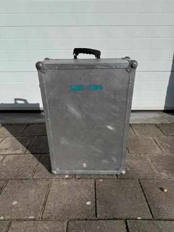 Flightcase te gebruiken als trolley. Zeer sterk/stevig! beschikbaar voor biedingen