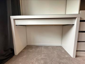 Malm toilettafel Ikea make up tafel beschikbaar voor biedingen