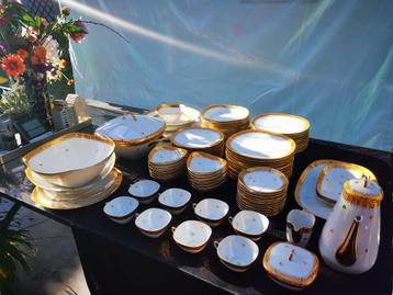 antiek 88 delig Limoges porselein servies Raynaud 24K goud beschikbaar voor biedingen