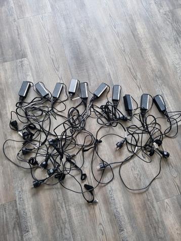 10 x Lenovo 4X20M26256 45W standaard AC-adapter USB C

 beschikbaar voor biedingen