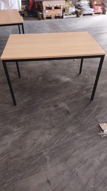 Bureau tafel, kunstofblad met stalen poten 1200x800x750 2st.