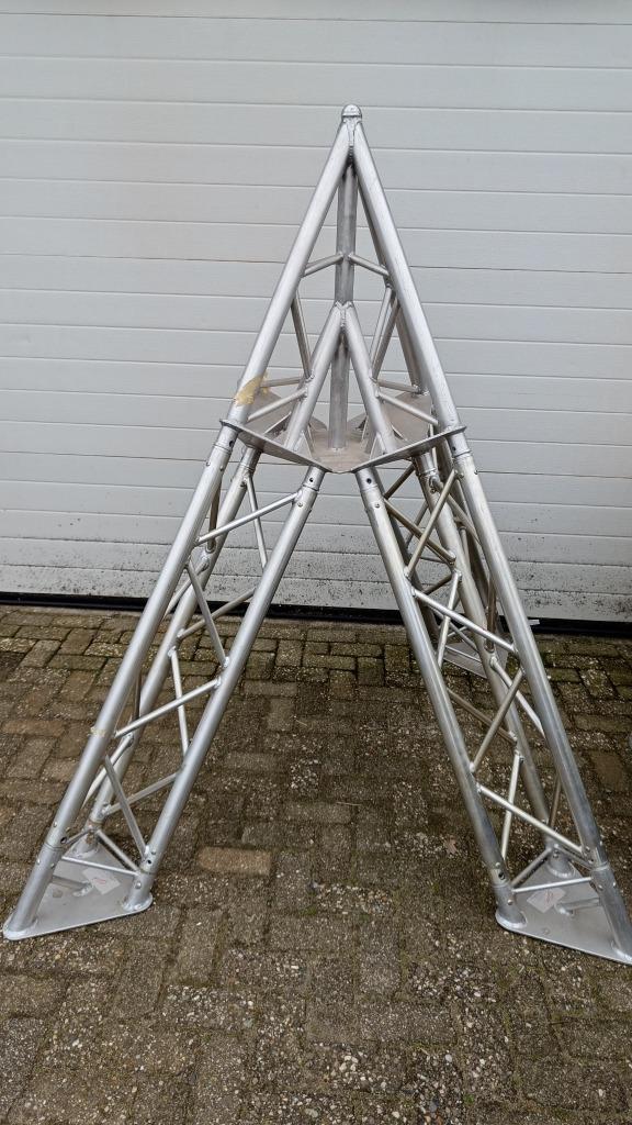 Truss carré - ook als piramide te bouwen, Muziek en Instrumenten, Licht en Laser, Zo goed als nieuw, Overige typen, Ophalen