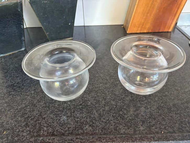 Twee Saturnus Vazen - Glas -, Huis en Inrichting, Woonaccessoires | Vazen, Zo goed als nieuw, Wit, Minder dan 50 cm, Glas, Verzenden