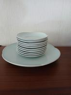 Set van 10 mintgroene aardewerk borden (gebaksstel), Huis en Inrichting, Keuken | Servies, Ophalen of Verzenden, Zo goed als nieuw
