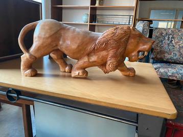 Afrikaanse kunst voorwerpen beschikbaar voor biedingen