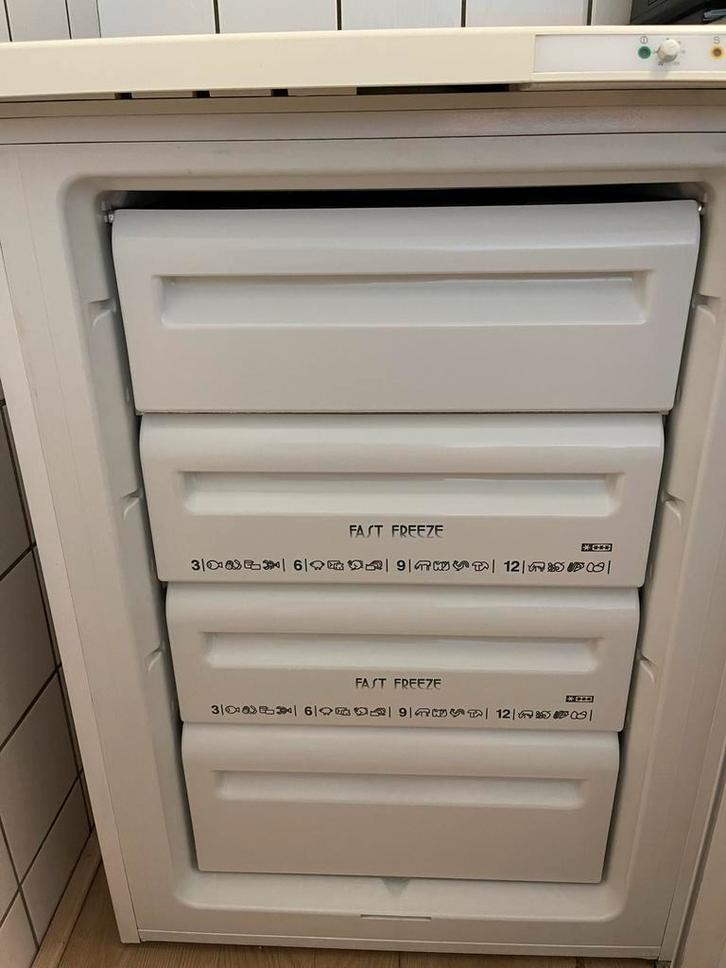 Zanussi Tafelmodel Vrieskast - Compact met 4 Lades, Witgoed en Apparatuur, Vriezers en Diepvrieskisten, Gebruikt, Vrijstaand, Vrieskast