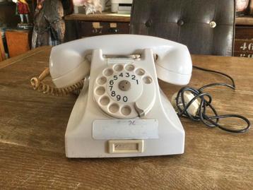 VINTAGE PTT TELEFOON BAKELIET beschikbaar voor biedingen