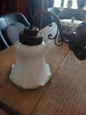 nostalgische wandlamp beschikbaar voor biedingen