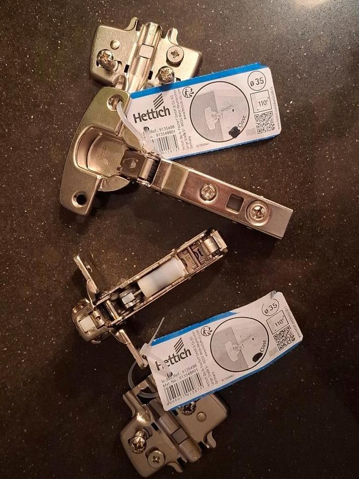 Set van 2 scharnieren voor kastdeuren, Hettich, Doe-het-zelf en Verbouw, IJzerwaren en Bevestigingsmiddelen, Zo goed als nieuw