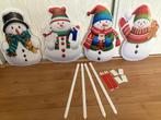 4 leuke grote sneeuwpoppen- tuinstekers, Diversen, Kerst, Ophalen of Verzenden, Nieuw