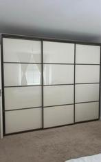 Ruime Kledingkast met Schuifdeuren, Huis en Inrichting, Kasten | Kledingkasten, 200 cm of meer, Kersenhout, Met hangruimte, Ophalen of Verzenden