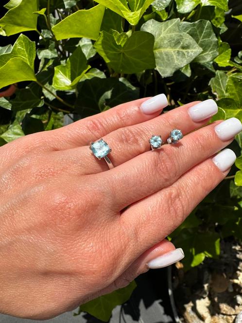 Ring en oorbellen met blauwe topaas, Sieraden, Tassen en Uiterlijk, Oorbellen, Zo goed als nieuw, Zilver, Ophalen of Verzenden