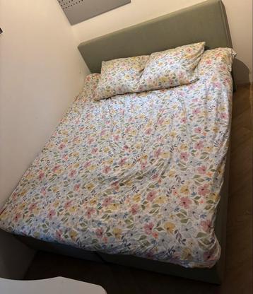 Queensize Boxspring 200x160 beschikbaar voor biedingen
