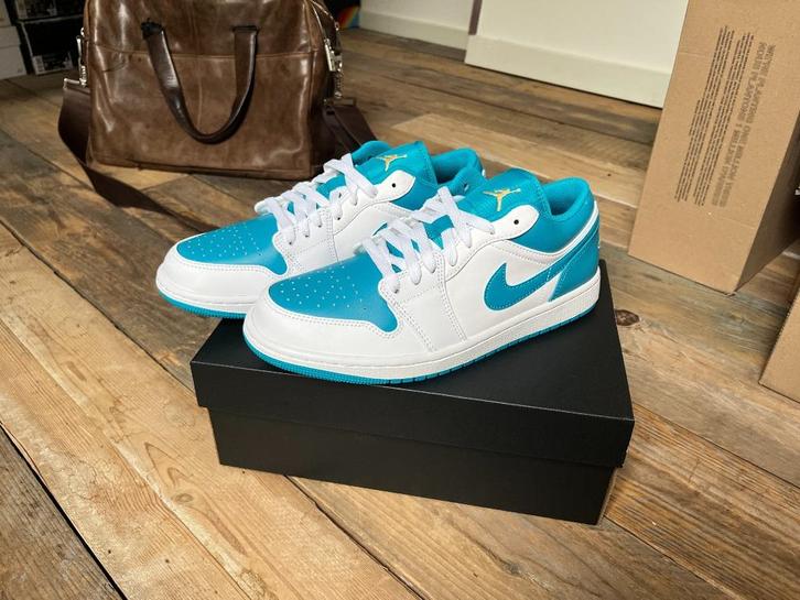 Nike Air Jordan 1 Low Aquatone - 42, Kleding | Heren, Schoenen, Nieuw, Sneakers of Gympen, Wit, Ophalen of Verzenden
