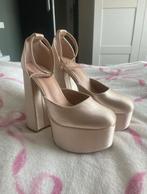 Plateau Hakken maat 39, Kleding | Dames, Schoenen, Beige, Ophalen of Verzenden, Zo goed als nieuw, Schoenen met hoge hakken