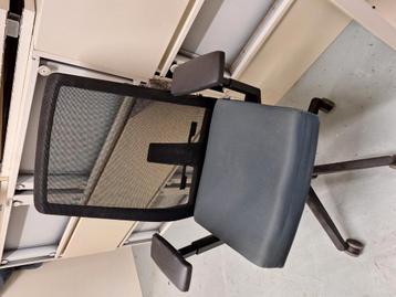 Haworth bureaustoelen 19 stuks 450 euro of goed tegenbod beschikbaar voor biedingen