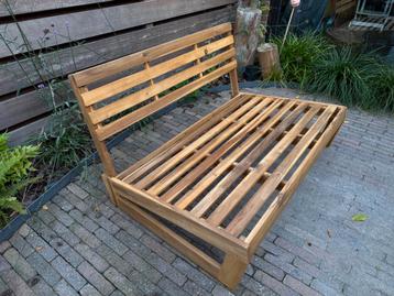 Tuinbank naturel beschikbaar voor biedingen