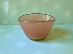 Henry Dean - ovale schaal/ kom van dik roze glas, 20x15,5x13, Schaal, Ophalen of Verzenden, Ovaal, Glas