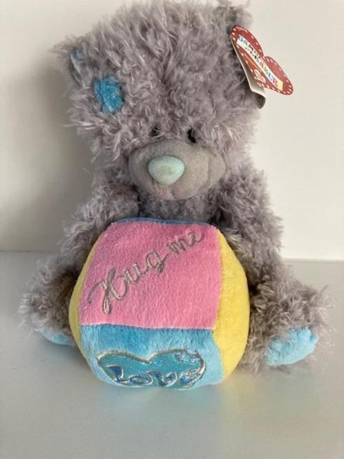 LOVE/HUG ME beer NIEUW leuk kraamkado, Verzamelen, Beren en Cherished Teddies, Nieuw, Stoffen beer, Overige merken, Ophalen of Verzenden