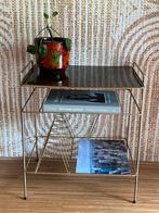 Vintage bijzettafel voor tijdschriften, vinyl, draaitafel, Huis en Inrichting, Tafels | Bijzettafels, Minder dan 55 cm, Metaal of Aluminium