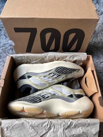 Adidas Yeezy 300 V3 beige (42,5) - Nieuw in doos beschikbaar voor biedingen