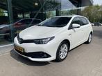 Toyota Auris 1.8 Hybrid Dynamic (bj 2018, automaat), Gebruikt, Euro 6, 4 cilinders, Wit
