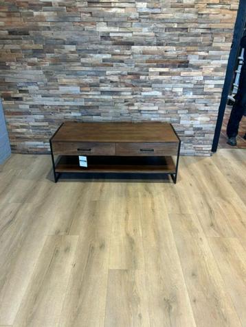 Salontafel Mangohout I Showroom opruiming beschikbaar voor biedingen