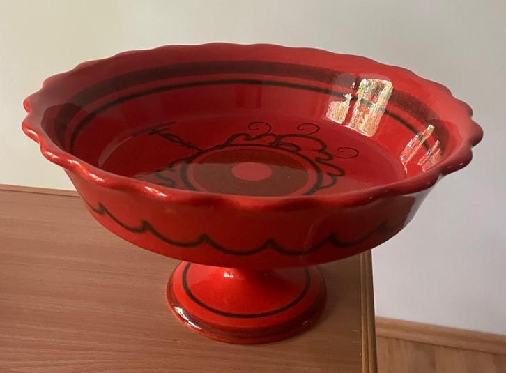 Grote Flora Gouda Tokio schaal op voet 953, Antiek en Kunst, Antiek | Keramiek en Aardewerk, Verzenden