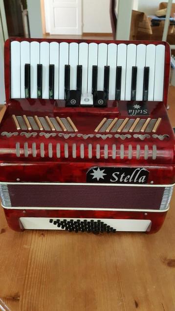 Accordeon beschikbaar voor biedingen