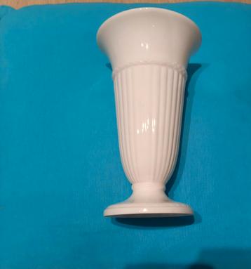 Wedgwood Edme Vaas - 17cm Hoog beschikbaar voor biedingen