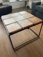 Salontafel met ijzeren frame en houten blad, Ophalen, Gebruikt, 50 tot 100 cm, 50 tot 75 cm