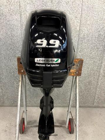 Suzuki 9.9 PK Buitenboordmotor - Zo Goed Als Nieuw! beschikbaar voor biedingen