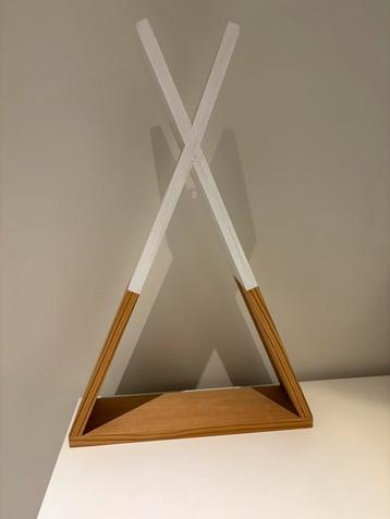 Wandplank tipi van Petit Amelie beschikbaar voor biedingen