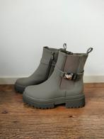 Boots met elastische inzet en ritsje. 38, Zwart, Lage of Enkellaarzen, Nieuw, Ophalen of Verzenden