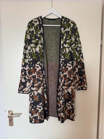 Grijs vest met print van Expresso beschikbaar voor biedingen