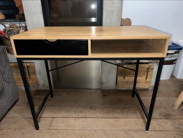 Leuk bureau br 95 d 48 h 76 zw stalen frame houten bovenkant beschikbaar voor biedingen