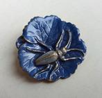Oude vergulde koper + emaille broche: blad + insekt, Sieraden, Tassen en Uiterlijk, Antieke sieraden, Ophalen of Verzenden, Koper