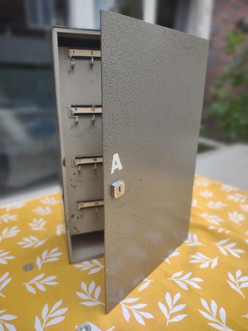 Industrieel Sleutelkast Vintage Retro Locker Kluis top !  beschikbaar voor biedingen